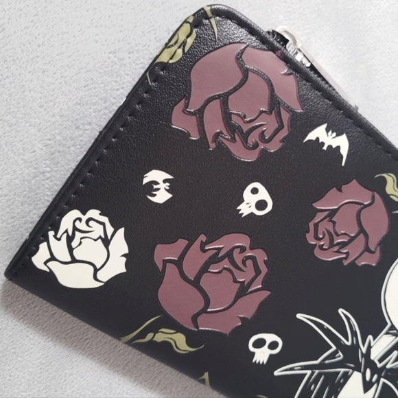 Nightmare Before Christmas Snap Wallet - Picture 12 of 15
